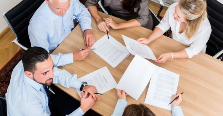 How Legal Translation Services Help Law Firms Navigate Multilingual Communication